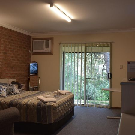 Burra Motor Inn Екстериор снимка