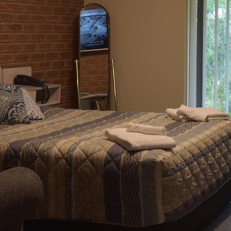 Burra Motor Inn Екстериор снимка