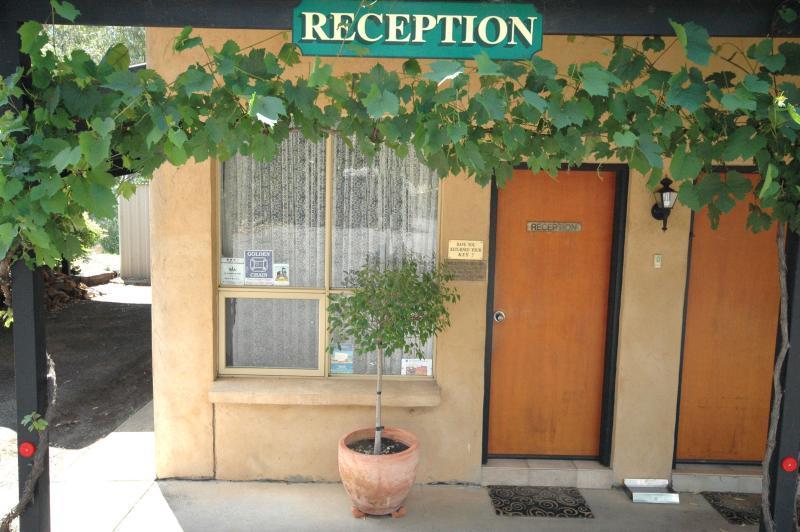 Burra Motor Inn Екстериор снимка