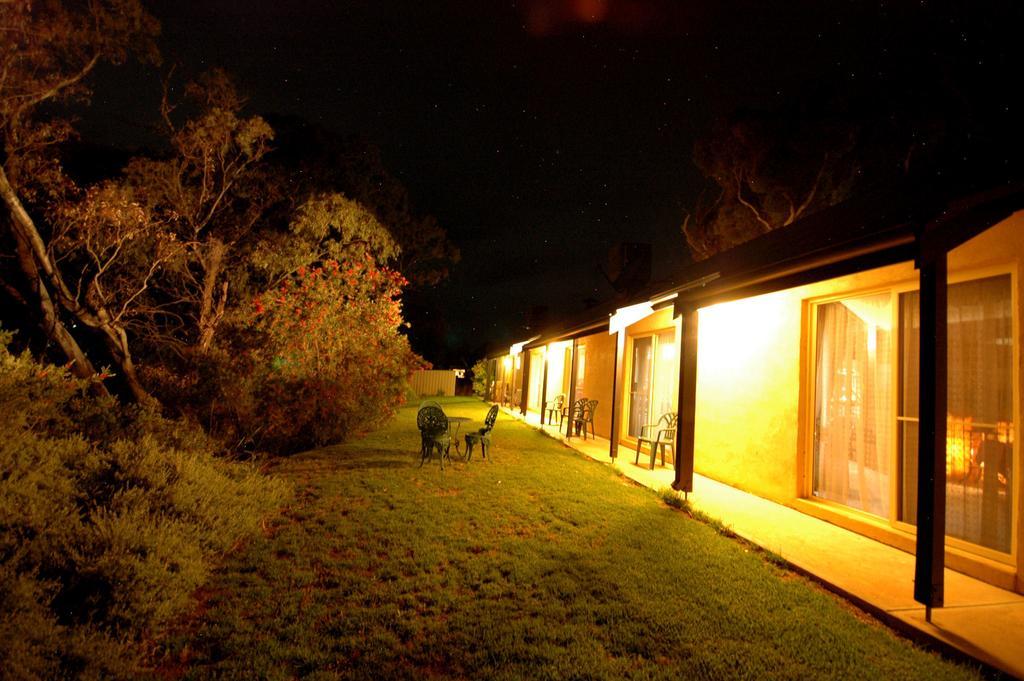 Burra Motor Inn Екстериор снимка