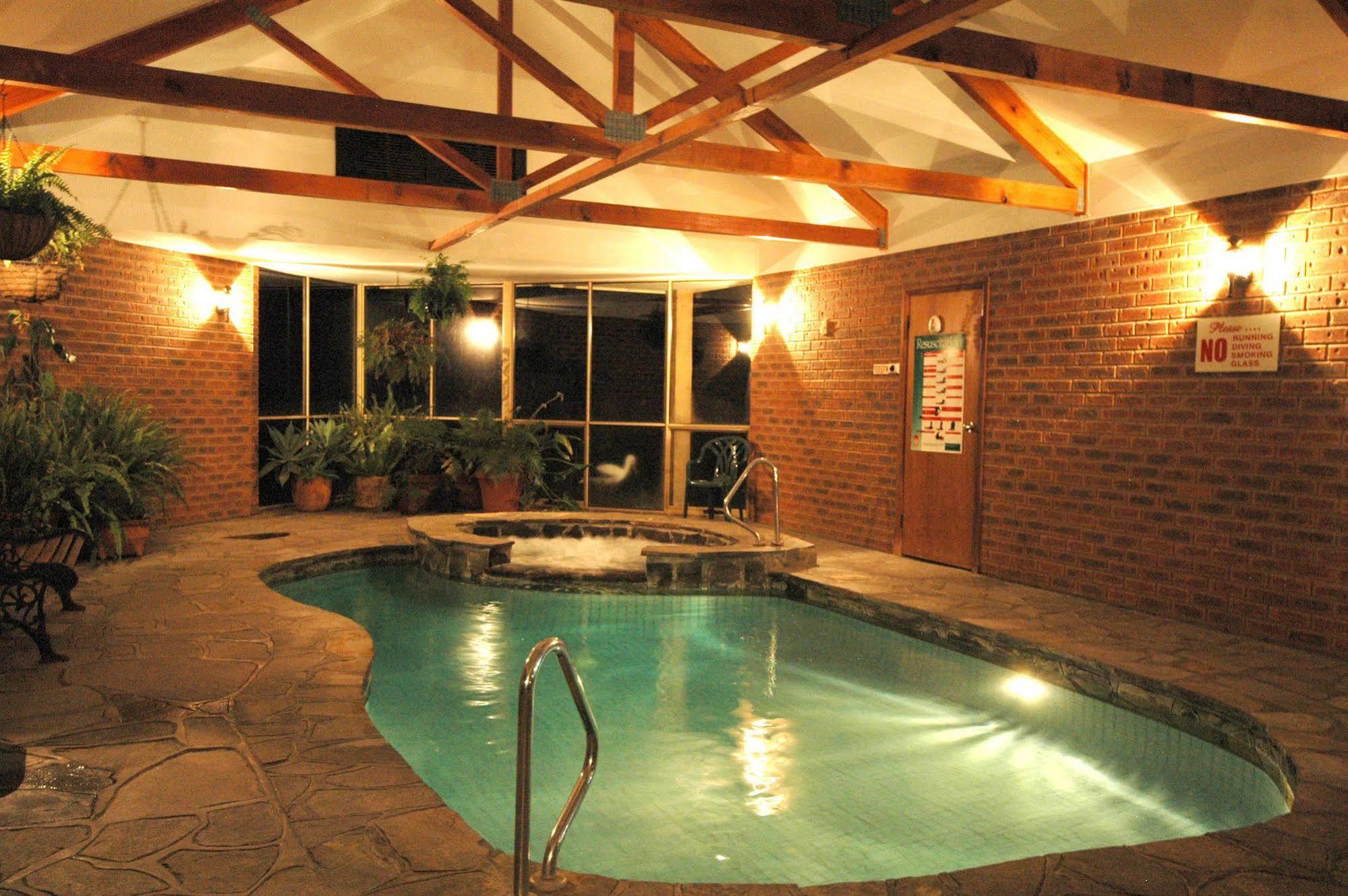 Burra Motor Inn Екстериор снимка